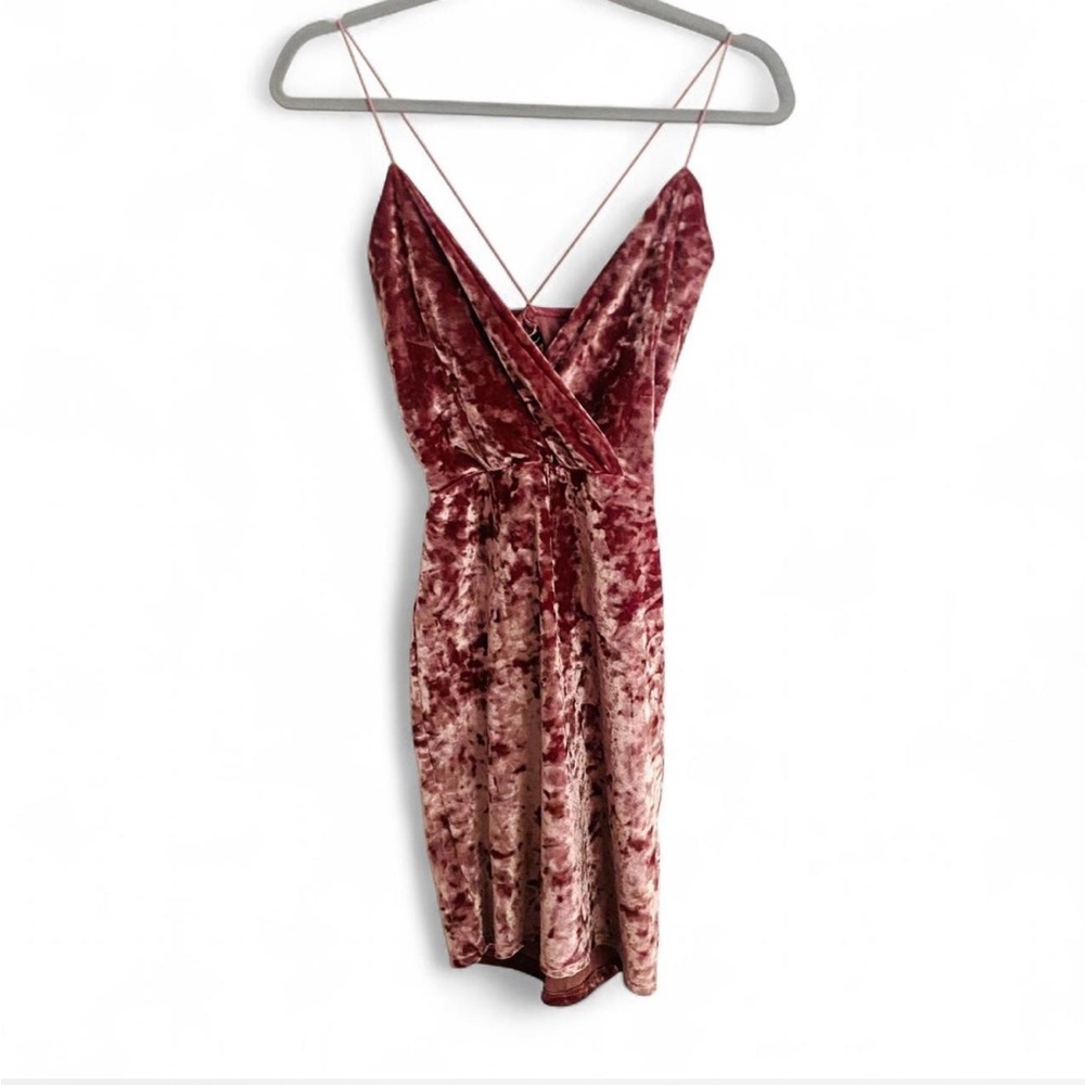 PRETTYLITTLETHING PINK CRUSHED VELVET SPAGHETTI STRAP BODYCON MINI DRESS SIZE 10